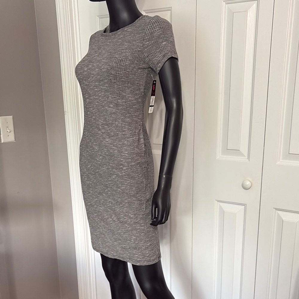 Gray Ribbed Knit Dress - Picture 3 of 6